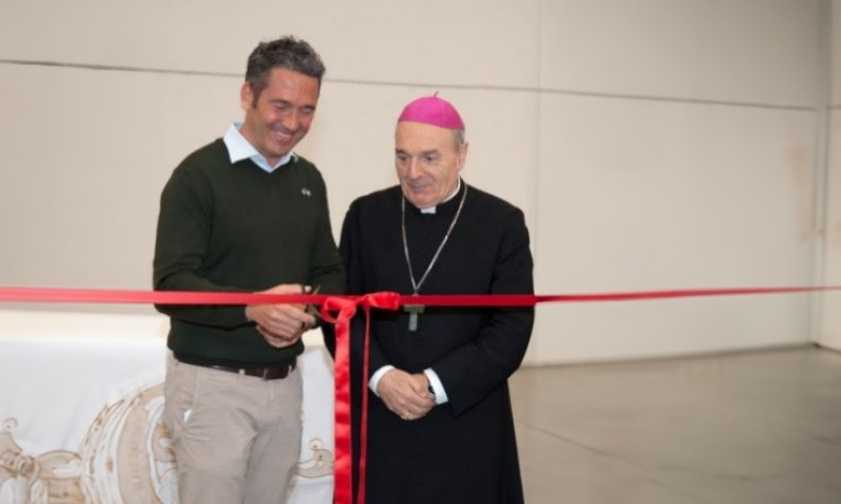Stefano Zanni con S.E. Mons. Massimo Camisasca, vescovo di Reggio Emilia